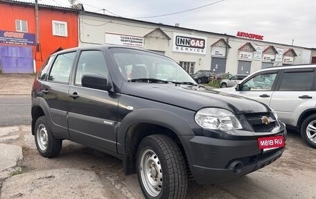 Chevrolet Niva I рестайлинг, 2018 год, 715 000 рублей, 2 фотография
