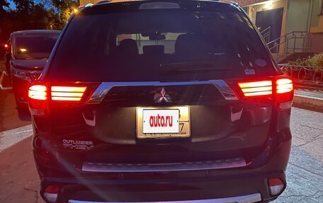 Mitsubishi Outlander III рестайлинг 3, 2017 год, 2 600 000 рублей, 37 фотография
