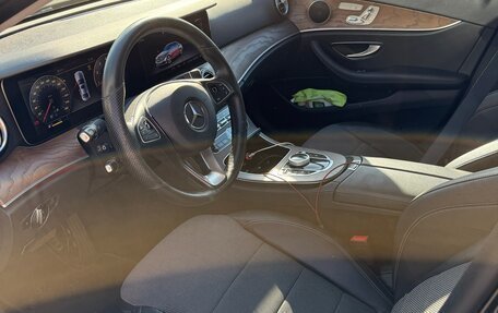 Mercedes-Benz E-Класс, 2017 год, 2 750 000 рублей, 9 фотография