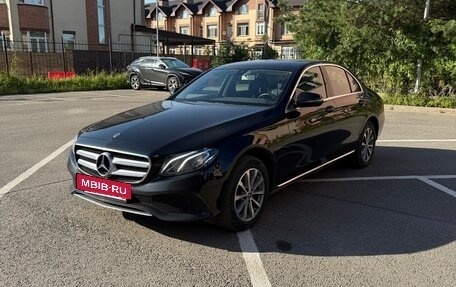 Mercedes-Benz E-Класс, 2017 год, 2 750 000 рублей, 3 фотография