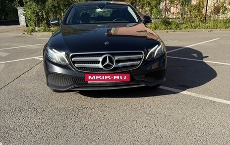 Mercedes-Benz E-Класс, 2017 год, 2 750 000 рублей, 2 фотография
