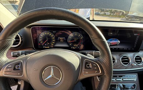 Mercedes-Benz E-Класс, 2017 год, 2 750 000 рублей, 18 фотография