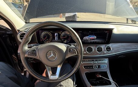 Mercedes-Benz E-Класс, 2017 год, 2 750 000 рублей, 17 фотография