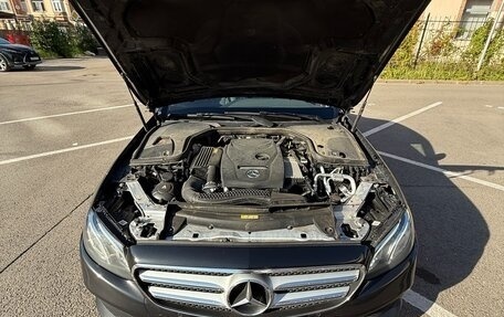 Mercedes-Benz E-Класс, 2017 год, 2 750 000 рублей, 19 фотография