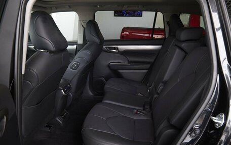 Toyota Highlander, 2025 год, 5 656 000 рублей, 21 фотография