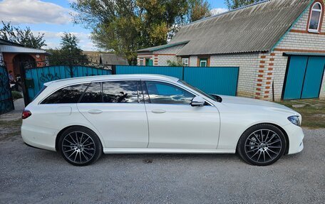 Mercedes-Benz E-Класс, 2018 год, 2 800 000 рублей, 2 фотография