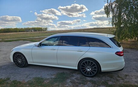 Mercedes-Benz E-Класс, 2018 год, 2 800 000 рублей, 4 фотография
