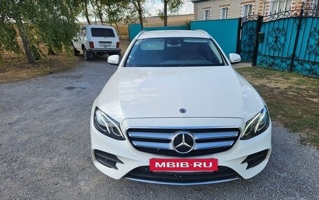 Mercedes-Benz E-Класс, 2018 год, 2 800 000 рублей, 3 фотография