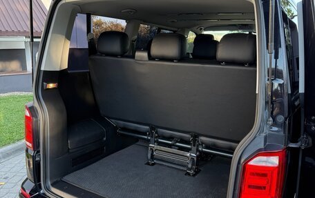 Volkswagen Caravelle T6 рестайлинг, 2018 год, 2 790 000 рублей, 6 фотография