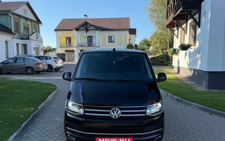 Volkswagen Caravelle T6 рестайлинг, 2018 год, 2 790 000 рублей, 2 фотография