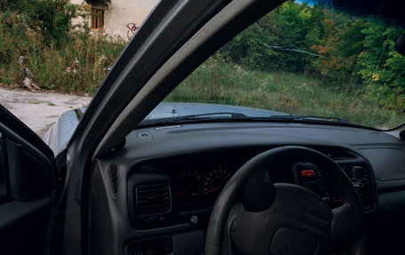Chevrolet Tracker II, 2001 год, 410 000 рублей, 4 фотография