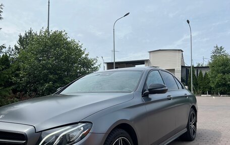 Mercedes-Benz E-Класс, 2017 год, 3 750 000 рублей, 6 фотография