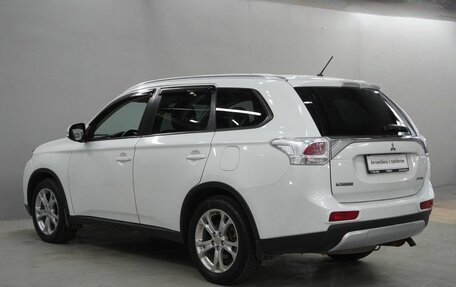 Mitsubishi Outlander III рестайлинг 3, 2014 год, 1 320 000 рублей, 7 фотография