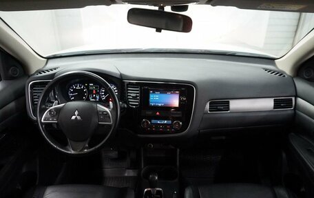 Mitsubishi Outlander III рестайлинг 3, 2014 год, 1 320 000 рублей, 15 фотография