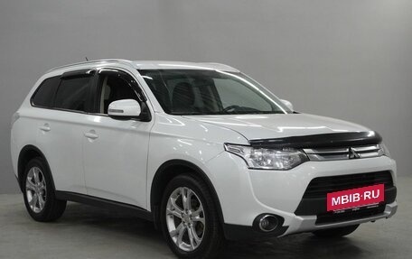 Mitsubishi Outlander III рестайлинг 3, 2014 год, 1 320 000 рублей, 3 фотография