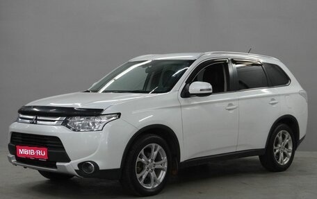 Mitsubishi Outlander III рестайлинг 3, 2014 год, 1 320 000 рублей, 1 фотография