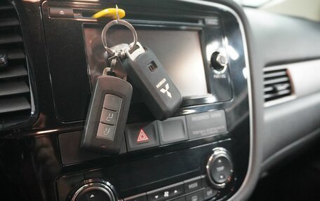 Mitsubishi Outlander III рестайлинг 3, 2014 год, 1 320 000 рублей, 22 фотография