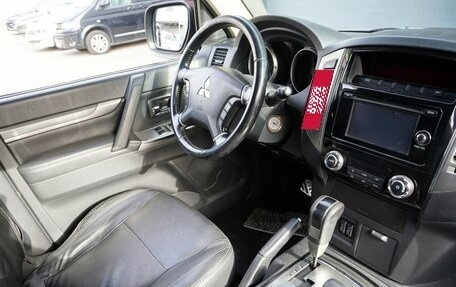 Mitsubishi Pajero IV, 2014 год, 2 375 000 рублей, 10 фотография