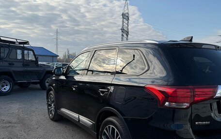 Mitsubishi Outlander III рестайлинг 3, 2017 год, 2 108 000 рублей, 8 фотография