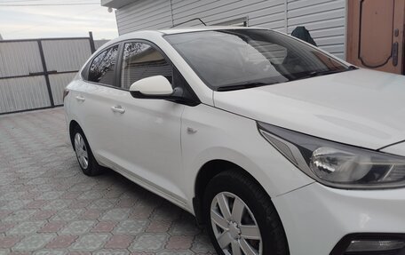 Hyundai Solaris II рестайлинг, 2018 год, 900 000 рублей, 11 фотография