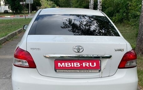 Toyota Yaris III рестайлинг, 2007 год, 750 000 рублей, 1 фотография
