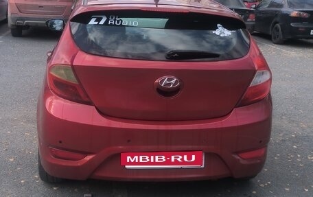 Hyundai Solaris II рестайлинг, 2012 год, 850 000 рублей, 4 фотография