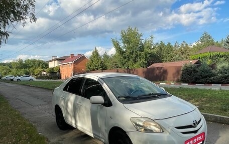 Toyota Yaris III рестайлинг, 2007 год, 750 000 рублей, 3 фотография