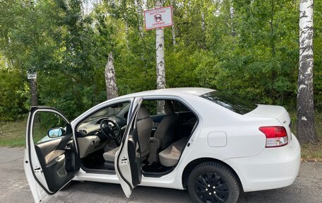 Toyota Yaris III рестайлинг, 2007 год, 750 000 рублей, 4 фотография