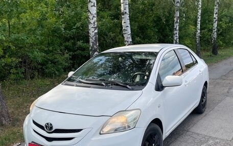 Toyota Yaris III рестайлинг, 2007 год, 750 000 рублей, 2 фотография