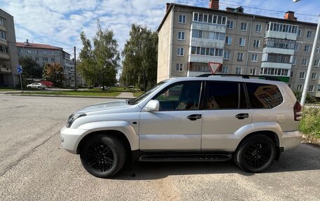 Toyota Land Cruiser Prado 120 рестайлинг, 2003 год, 1 290 000 рублей, 3 фотография