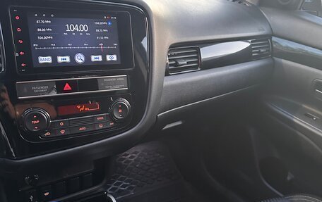 Mitsubishi Outlander III рестайлинг 3, 2019 год, 1 700 000 рублей, 16 фотография