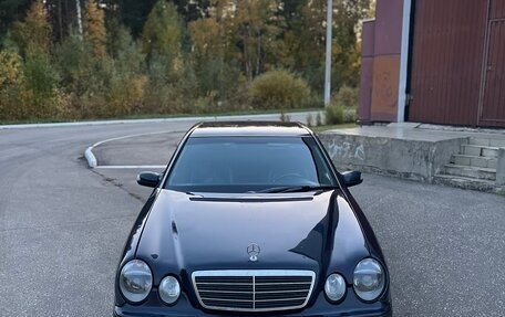 Mercedes-Benz E-Класс, 2001 год, 280 000 рублей, 1 фотография