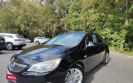 Opel Astra J, 2011 год, 595 000 рублей, 1 фотография