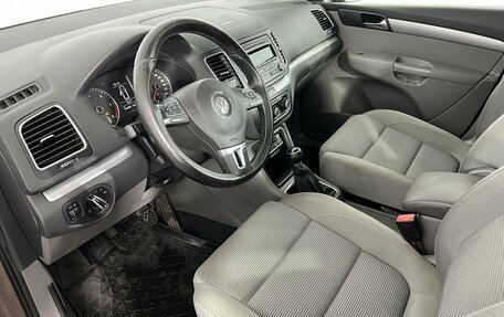 Volkswagen Sharan II, 2010 год, 1 300 000 рублей, 10 фотография