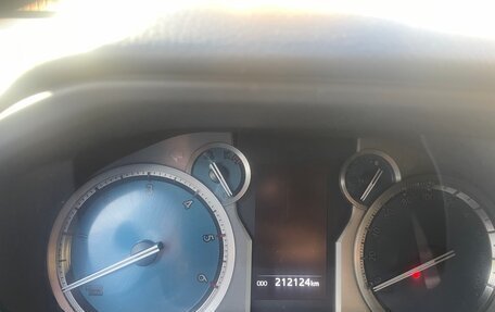 Toyota Land Cruiser Prado 150 рестайлинг 2, 2017 год, 3 450 000 рублей, 3 фотография