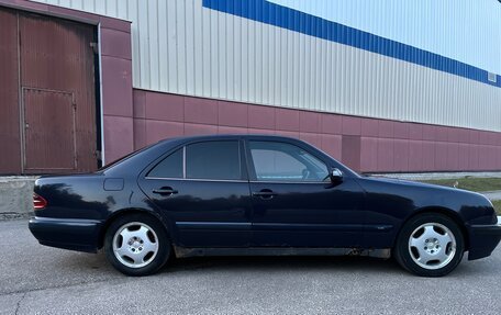 Mercedes-Benz E-Класс, 2001 год, 280 000 рублей, 4 фотография