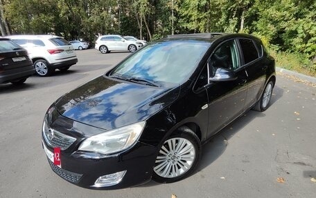 Opel Astra J, 2011 год, 595 000 рублей, 2 фотография