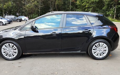 Opel Astra J, 2011 год, 595 000 рублей, 11 фотография