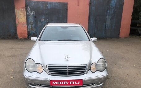 Mercedes-Benz C-Класс, 2001 год, 1 100 000 рублей, 2 фотография
