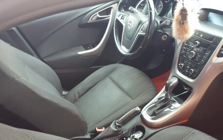 Opel Astra J, 2010 год, 700 000 рублей, 12 фотография