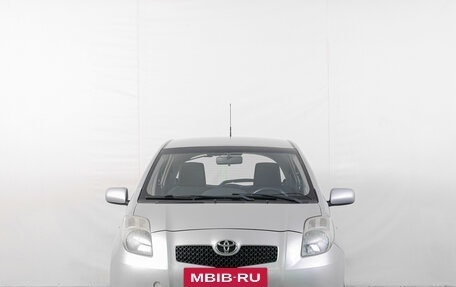 Toyota Yaris III рестайлинг, 2008 год, 679 000 рублей, 2 фотография