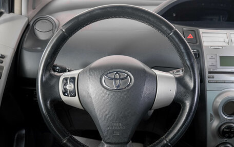 Toyota Yaris III рестайлинг, 2008 год, 679 000 рублей, 16 фотография