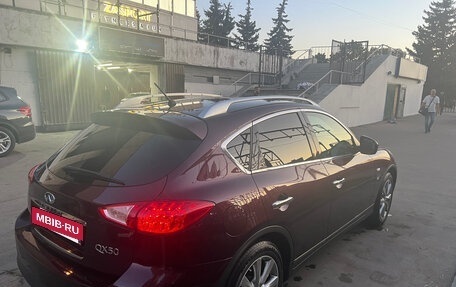 Infiniti QX50 I рестайлинг, 2014 год, 1 800 000 рублей, 4 фотография