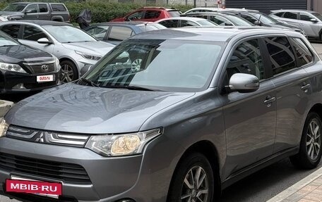 Mitsubishi Outlander III рестайлинг 3, 2012 год, 1 330 000 рублей, 2 фотография
