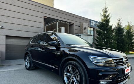 Volkswagen Tiguan II, 2018 год, 2 750 000 рублей, 3 фотография