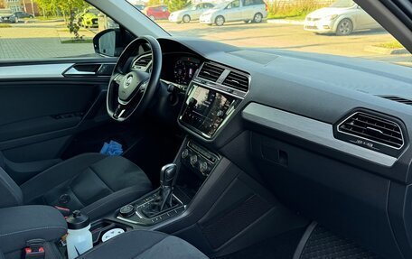 Volkswagen Tiguan II, 2018 год, 2 750 000 рублей, 16 фотография