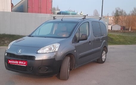 Peugeot Partner II рестайлинг 2, 2012 год, 800 000 рублей, 2 фотография