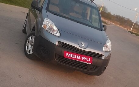 Peugeot Partner II рестайлинг 2, 2012 год, 800 000 рублей, 3 фотография