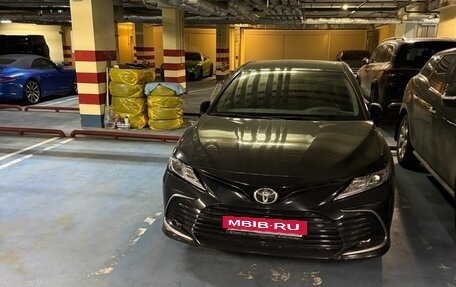 Toyota Camry, 2022 год, 2 350 000 рублей, 4 фотография