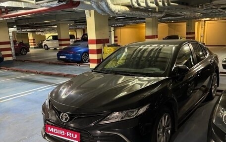 Toyota Camry, 2022 год, 2 350 000 рублей, 5 фотография